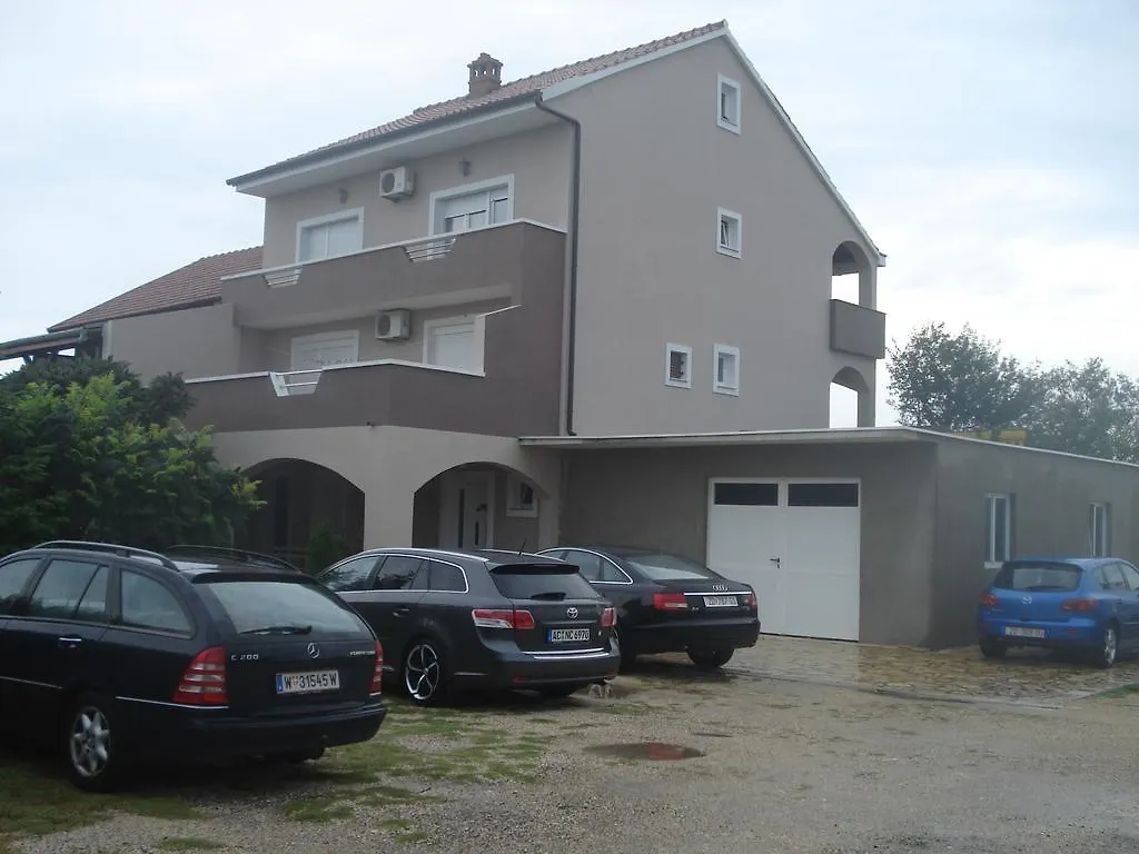 Apartments Daniel Custic Murvica